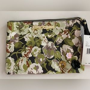 NWT olive wristlet